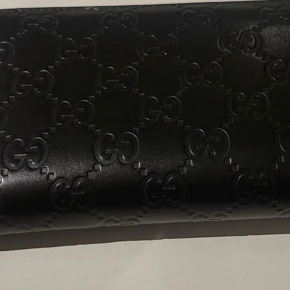 Gucci Black Key & Card Holder with Gold Zipper - Picture 8 of 8